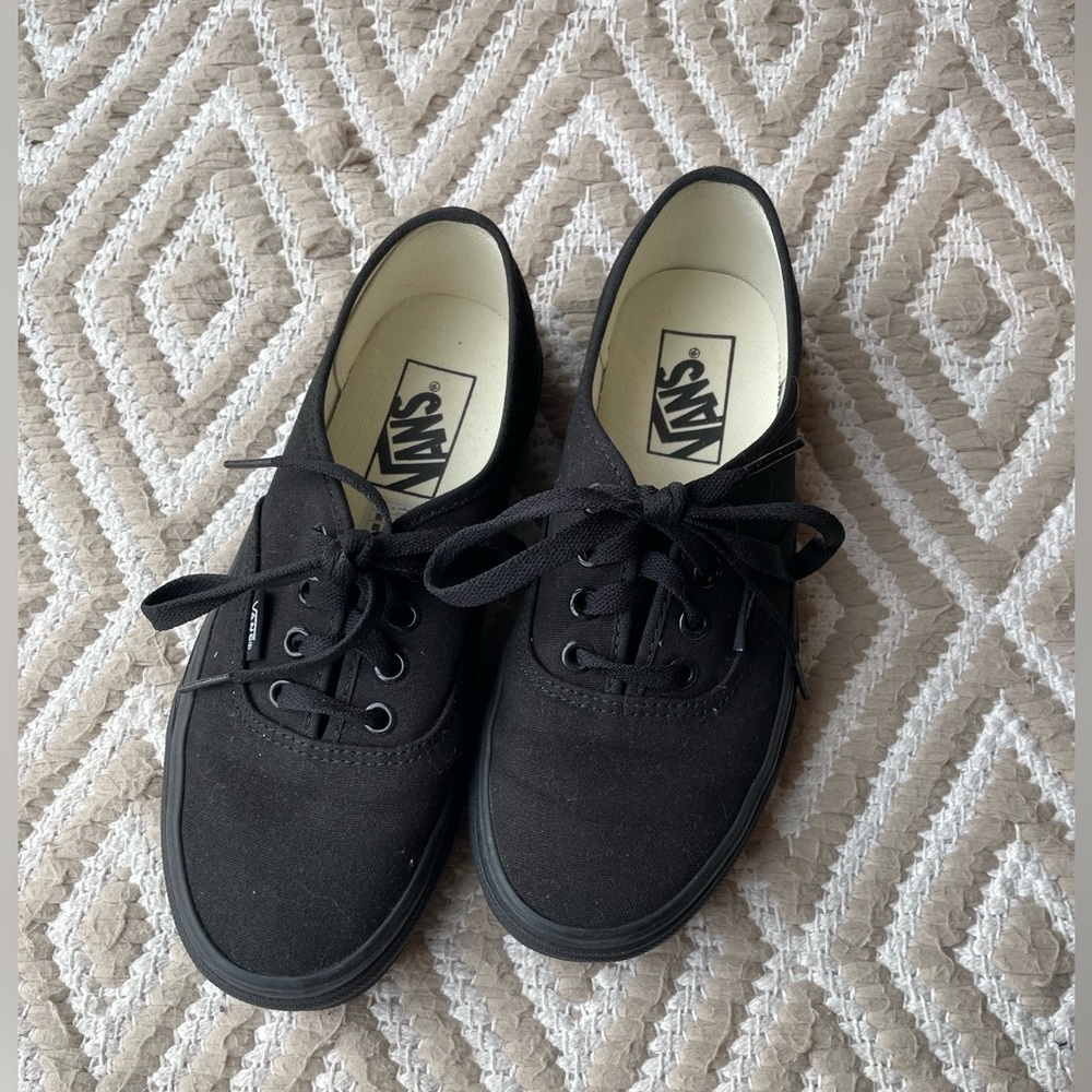 Worn once Black Vans